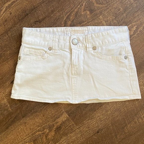 Guess White Denim Miniskirt - Size 26 - Picture 2 of 7
